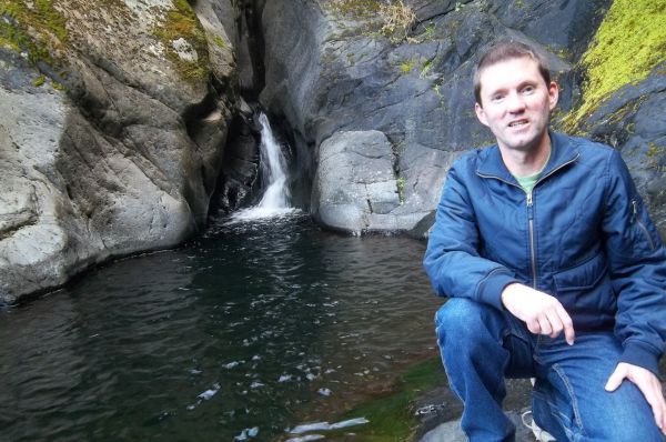 Mark at small waterfall
Keywords: Mark waterfall