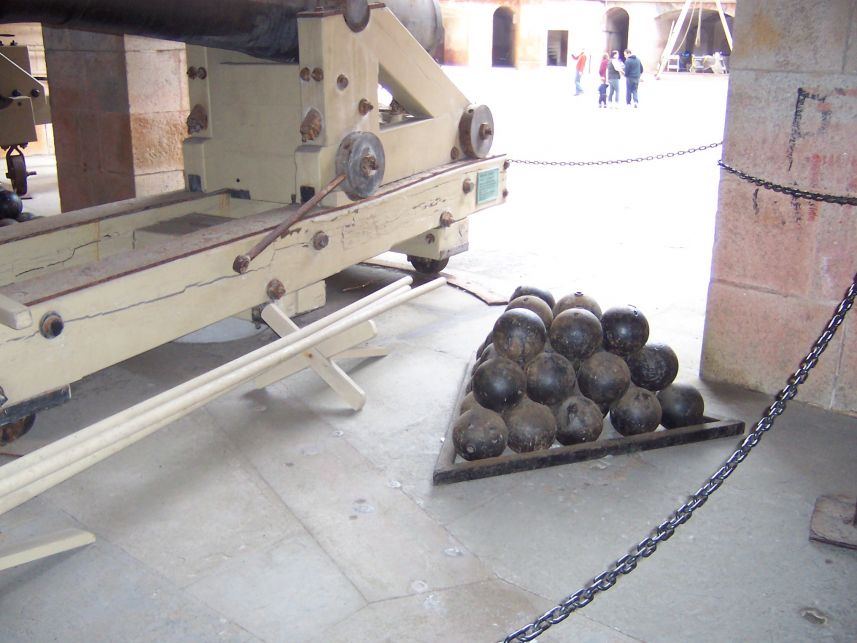 Cannon Balls
Keywords: Fort Point cannon balls