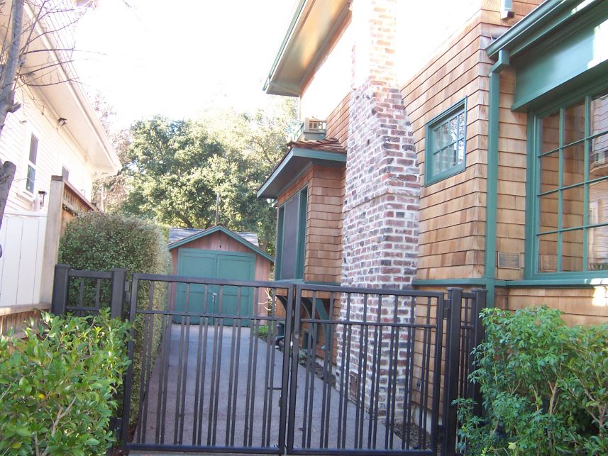 HP Garage
This is a picture of the garage where William Hewlett and David Packard started their company HP in 1938.
Keywords: HP Garage Hewlett Packard Birthplace Silicon Valley
