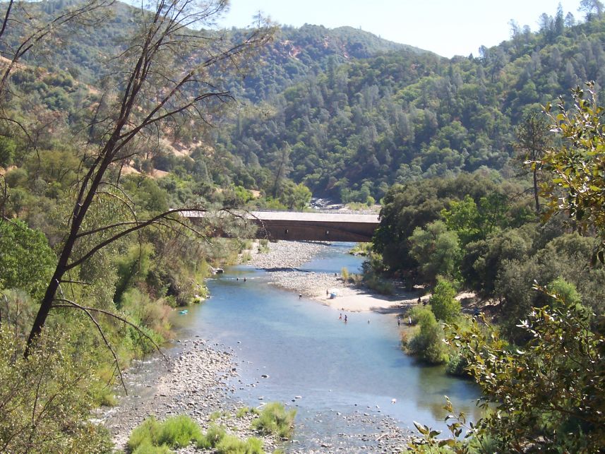 Bridgeport Covered Bridge
The Bridgeport Covered Bridge on the South fork of the Yuba River.
Keywords: Bridgeport Covered Bridge